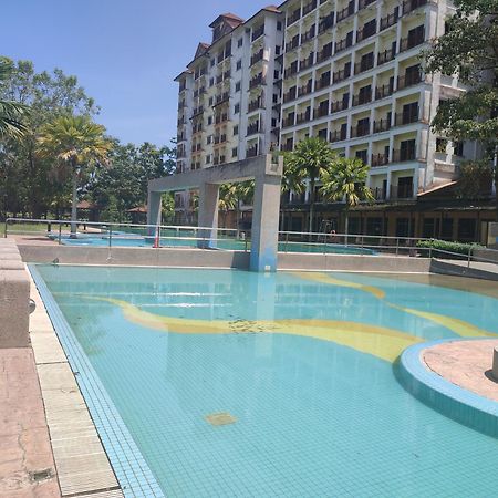 Sofea Inn Bukit Merah - Suria A7733 Kampong Selemat Екстериор снимка