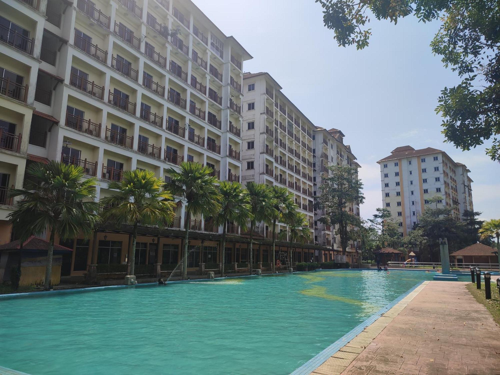 Sofea Inn Bukit Merah - Suria A7733 Kampong Selemat Екстериор снимка